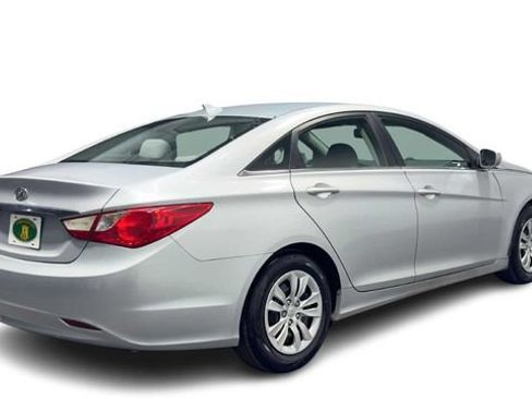 Used 2012 Hyundai Sonata GLS FWD image 2