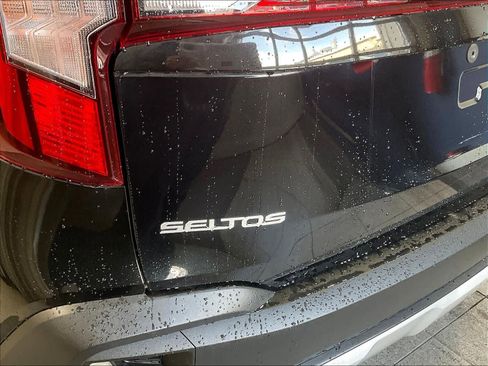 Used 2024 Kia Seltos LX image 28