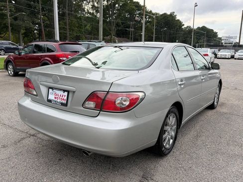 Used 2004 Lexus ES 330 w/ Premium Pkg FWD image 5