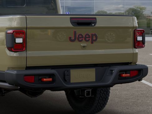 New 2025 Jeep Gladiator Rubicon image 13