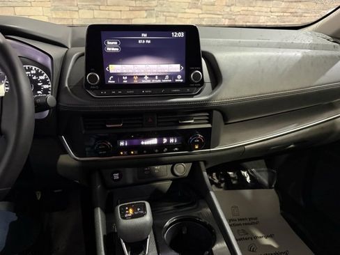 Certified 2025 Nissan Rogue SV image 21