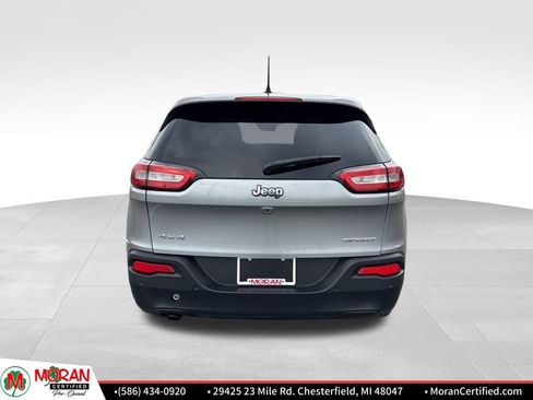 Used 2017 Jeep Cherokee Sport w/ Safety Group image 4