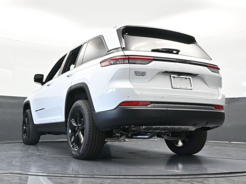 New 2026 Jeep Grand Cherokee Limited w/ Limited Altitude Package RWD image 53