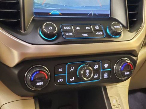 Used 2019 GMC Acadia Denali FWD image 27