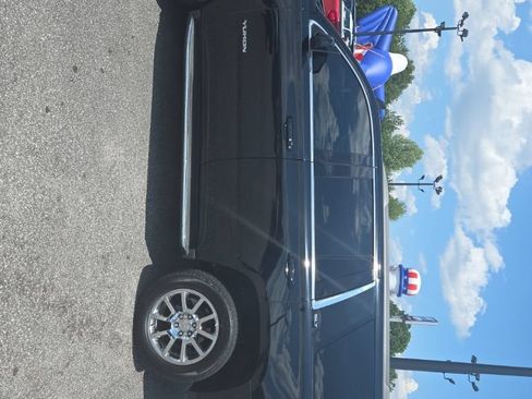 Used 2019 GMC Yukon SLT w/ Open Road Package RWD image 5