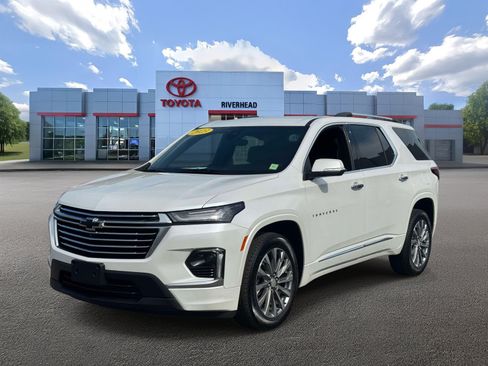 Used 2023 Chevrolet Traverse Premier FWD image 1