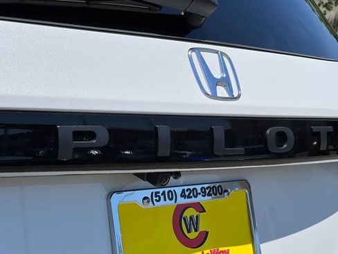 New 2025 Honda Pilot EX-L image 23