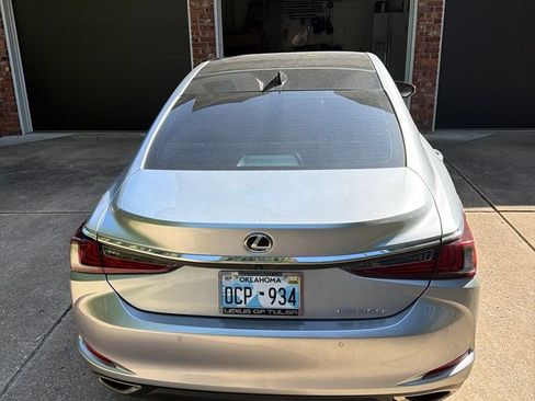 Used 2024 Lexus ES 350 w/ Premium Package FWD image 4