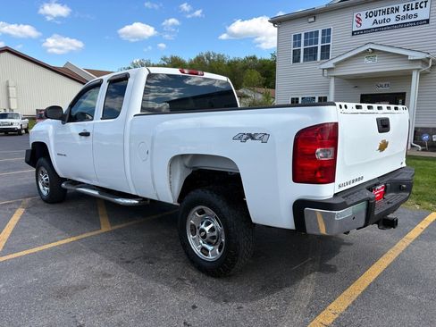 Used 2011 Chevrolet Silverado 2500 W/T AWD/4WD image 9