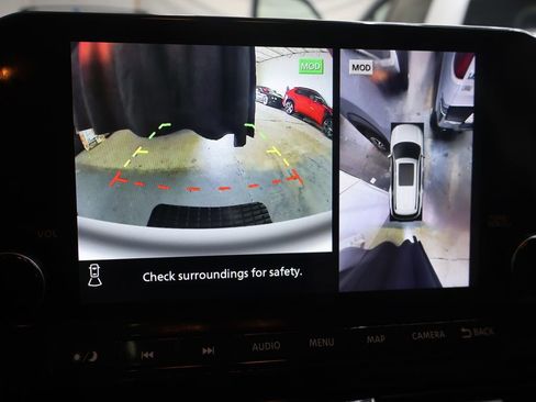 Used 2022 Nissan Pathfinder Platinum image 24