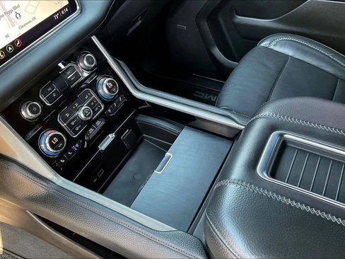 Used 2021 GMC Yukon Denali w/ Denali Premium Package image 14