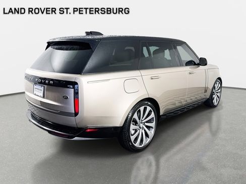 Used 2023 Land Rover Range Rover Long Wheelbase SE image 5