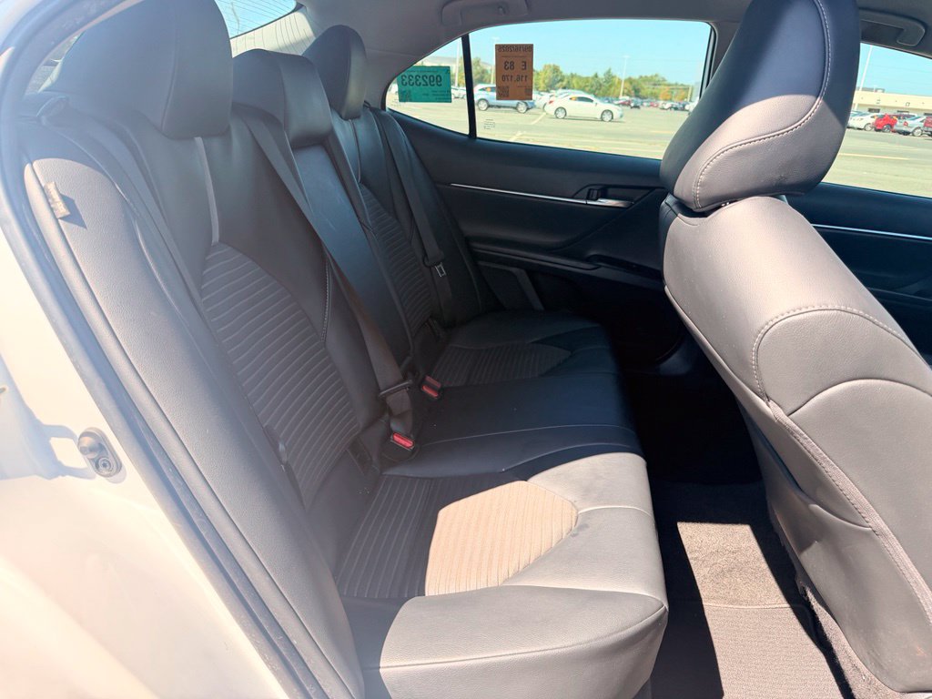 Used 2020 Toyota Camry SE FWD image 8