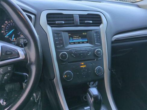 Used 2016 Ford Fusion SE w/ Equipment Group 202A image 27