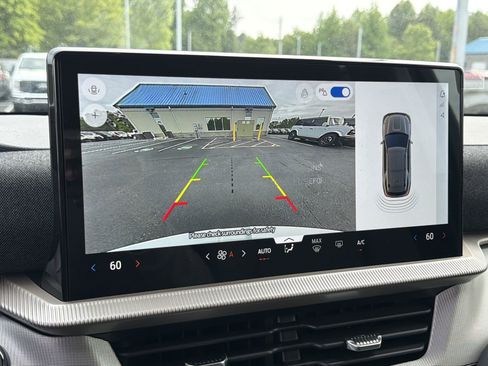 New 2026 Ford Explorer Active RWD image 4