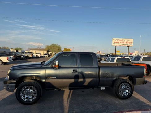 Used 2005 Chevrolet Silverado 2500 LT w/ Heavy-Duty Power Package AWD/4WD image 4