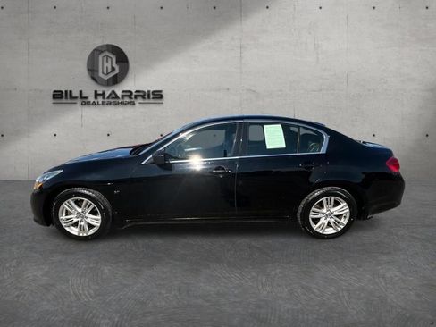 Used 2015 INFINITI Q40 AWD w/ Moonroof Package image 10