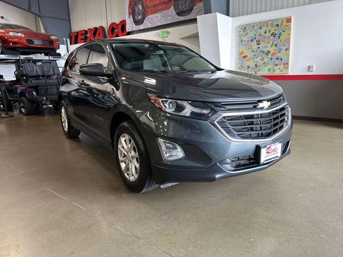 Used 2019 Chevrolet Equinox LT image 18