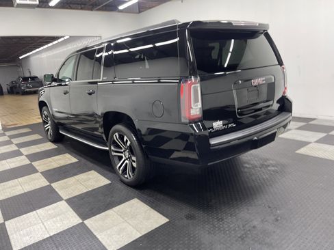 Used 2020 GMC Yukon XL SLT AWD/4WD image 2