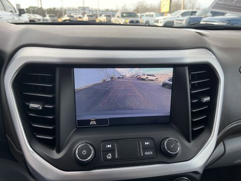 Used 2023 GMC Acadia SLT w/ Preferred Package image 19