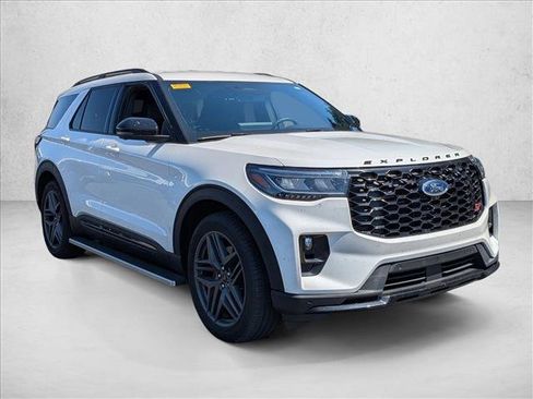 Certified 2025 Ford Explorer ST RWD image 4
