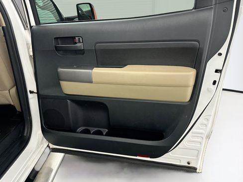 Used 2012 Toyota Tundra 4x4 CrewMax w/ Tow Pkg image 30