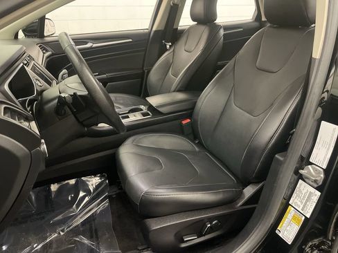 Used 2017 Ford Fusion Titanium AWD/4WD image 14