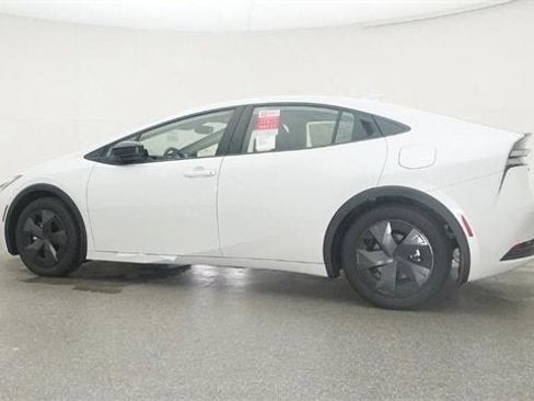New 2025 Toyota Prius Plug-In Hybrid FWD image 86