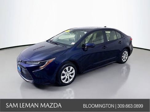 Used 2023 Toyota Corolla LE image 3