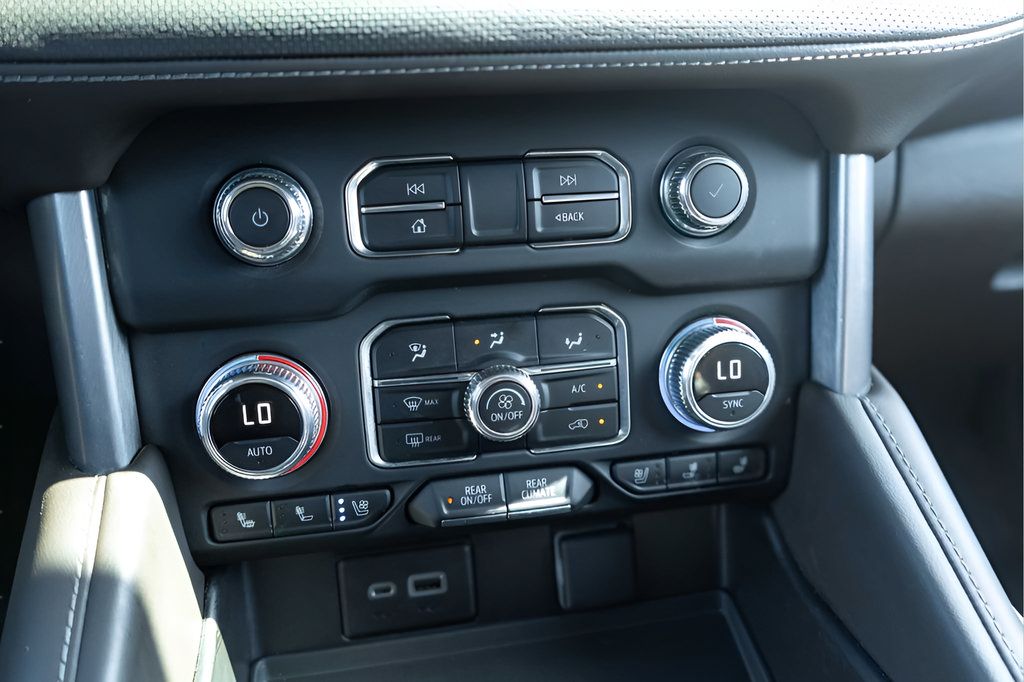 Used 2022 GMC Yukon SLT AWD/4WD image 22