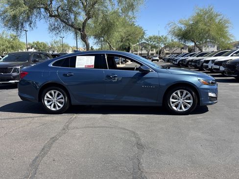 Used 2024 Chevrolet Malibu LT FWD image 2