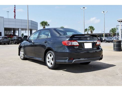 Used 2013 Toyota Corolla S FWD image 3