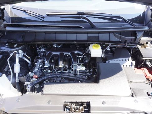 New 2025 Nissan Pathfinder SV image 7