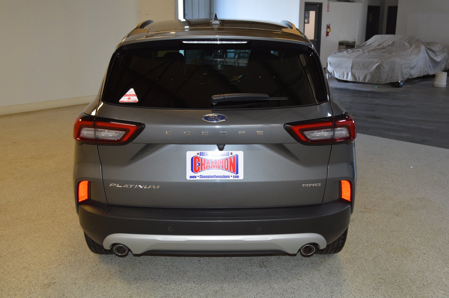Used 2024 Ford Escape Platinum AWD/4WD image 4