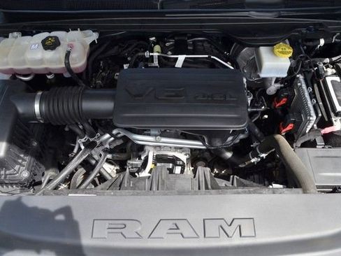 Used 2023 RAM 1500 Big Horn AWD/4WD image 38