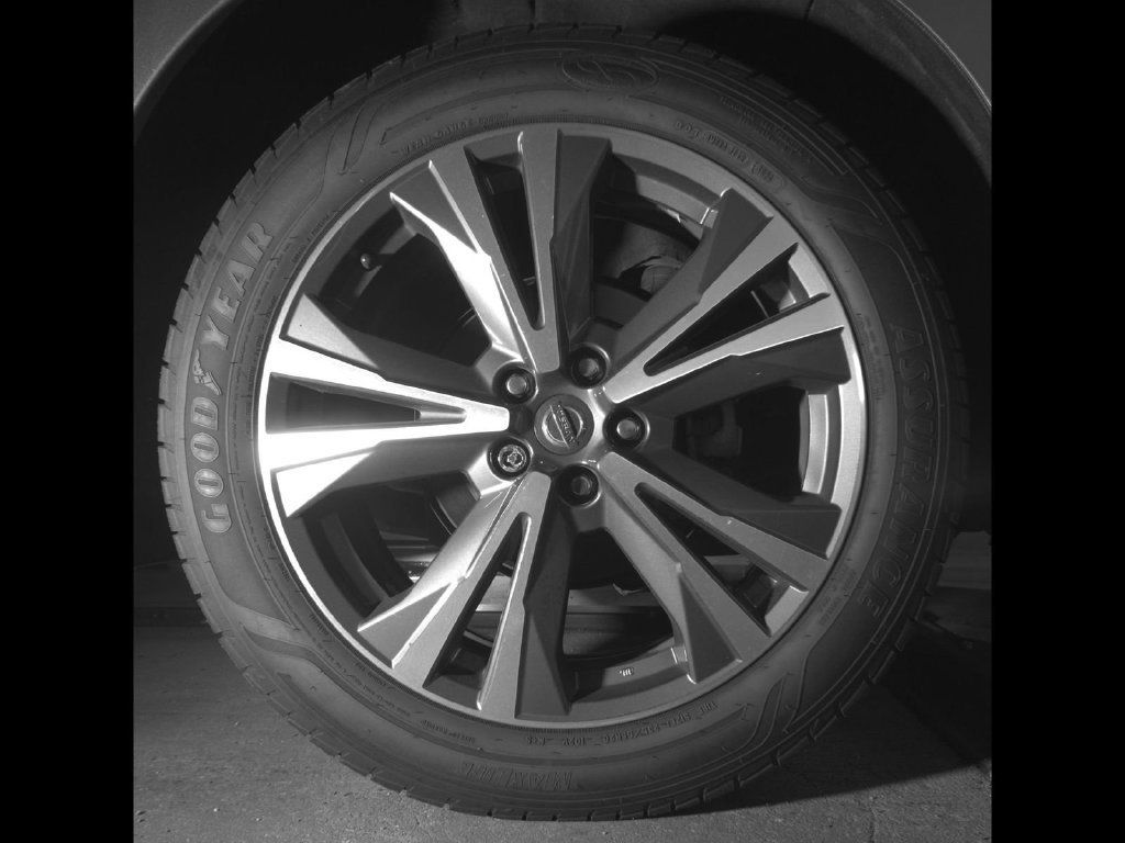 Used 2020 Nissan Pathfinder Platinum w/ Cargo Package FWD image 11