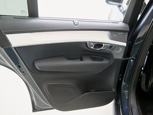 Certified 2025 Volvo XC90 B6 Ultra image 19