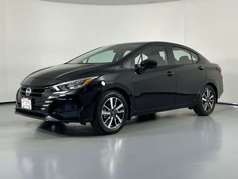 Used 2025 Nissan Versa SV w/ Trunk Package image 3