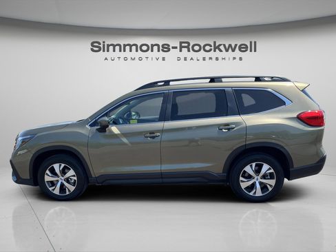 Used 2025 Subaru Ascent Premium AWD/4WD image 2