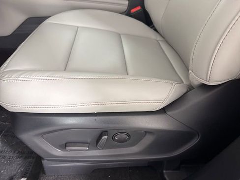 New 2025 Ford Explorer Active w/ Active Comfort Package image 17