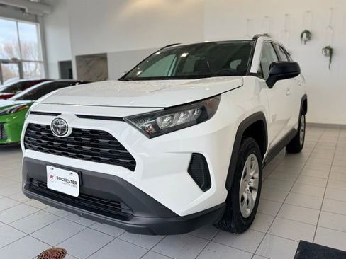 Used 2020 Toyota RAV4 LE image 31