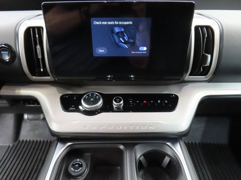 Used 2025 Ford Expedition Max Active image 18