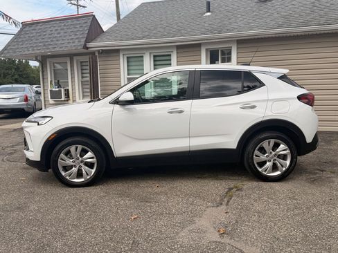 Used 2024 Buick Encore GX Preferred FWD image 3