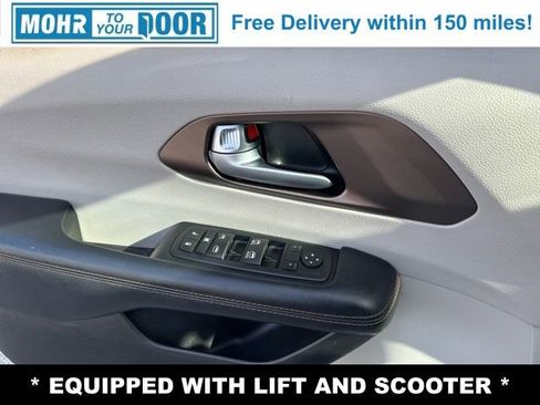 Used 2017 Chrysler Pacifica Touring-L image 20