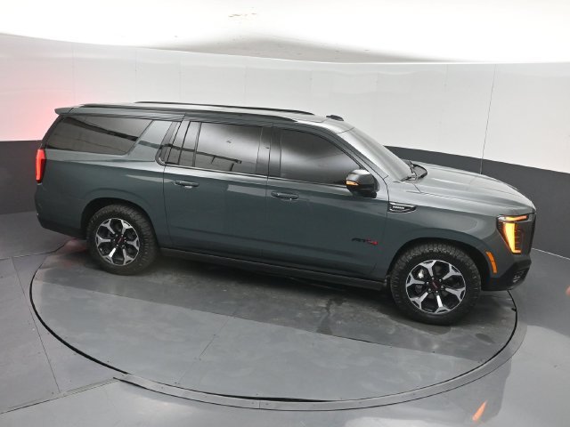 Used 2026 GMC Yukon XL AT4 w/ AT4 Premium Plus Package AWD/4WD image 44