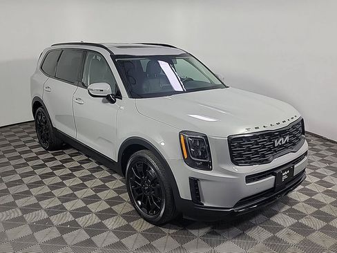 Certified 2022 Kia Telluride EX w/ EX Premium Package AWD/4WD image 2