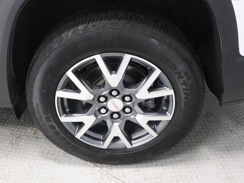 Used 2023 GMC Acadia SLT w/ Preferred Package image 19