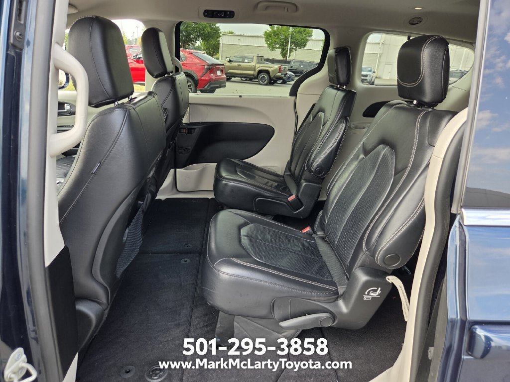 Used 2022 Chrysler Pacifica Touring-L FWD image 10