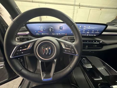 Certified 2025 Buick Enclave Preferred image 13