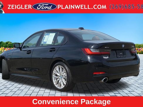 Used 2023 BMW 330e xDrive w/ Driving Assistance Package AWD/4WD image 3